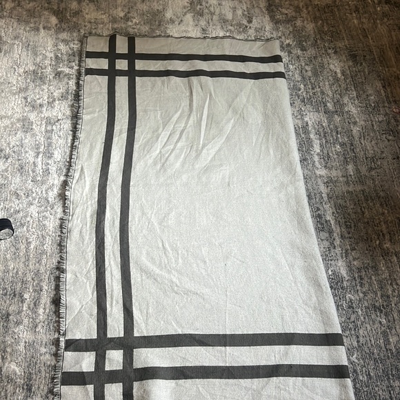 Kate spade grey reversible Throw - Picture 1 of 3